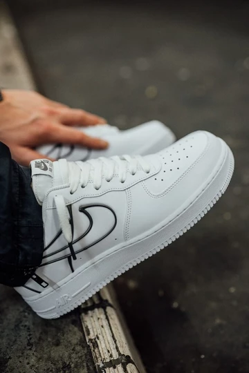 Air Force 1 Wire Frame - on feet