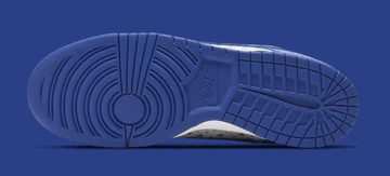 Supreme x Nike SB Dunk Low Hyper Royal