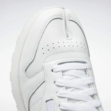 Maison Margiela x Rebook Classic Leather Tabi White H04865