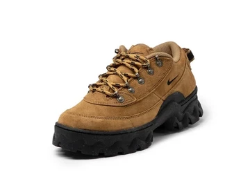 Nike Lahar Low Wheat