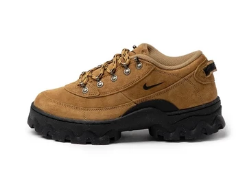Nike Lahar Low Wheat