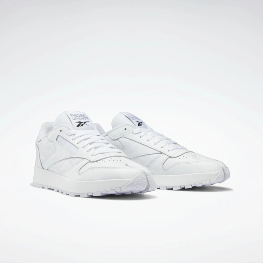 Maison Margiela × Reebok Classic Leather Maison Margiela x Reebok Classic Leather Tabi | Hypebeast