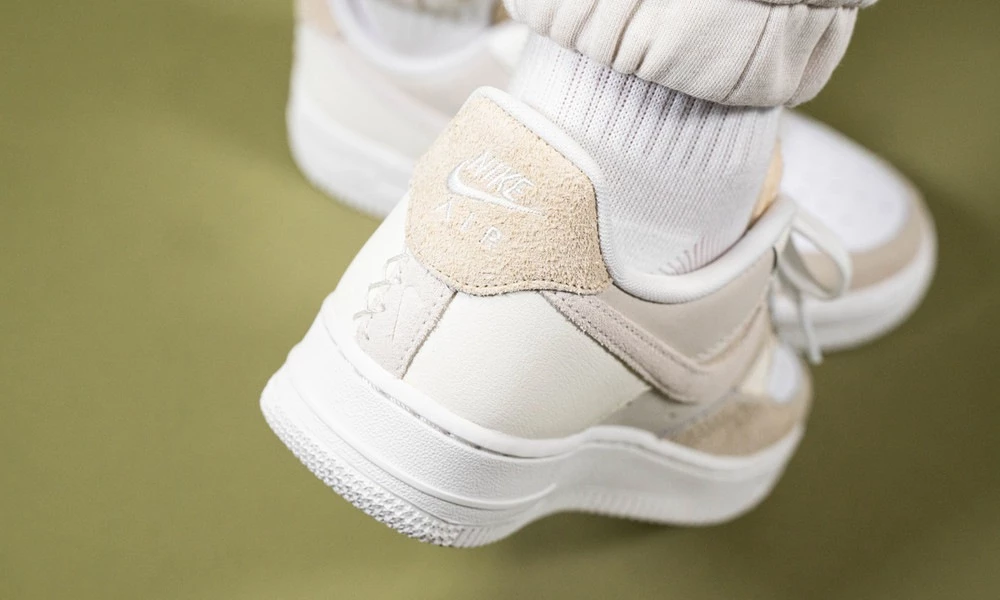 Coconut Milk Air Force 07 Beach Nike Air Force LV8 Sail/Khaki
