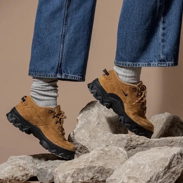 Nike Lahar Low Wheat