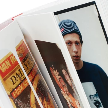 Supreme Buch Phaidon James Jebbie