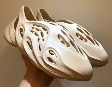 adidas Yeezy Foam Runner Sand