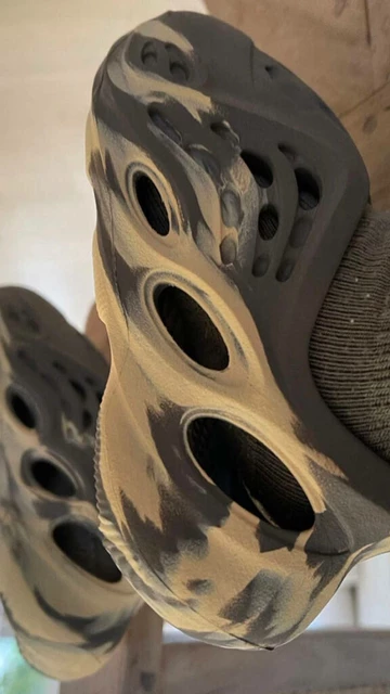 adidas Yeezy Foam Runner Moon Grey