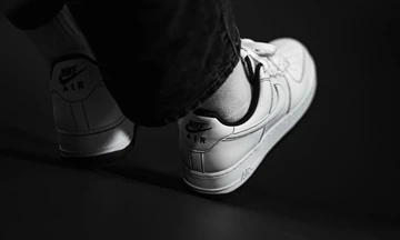 Air Force 1 Black Stitch
