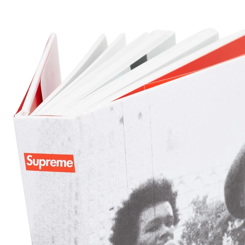 Supreme Buch Phaidon James Jebbie 9781838660314 | Dead Stock