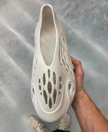 Yeezy Foam Runner Sand