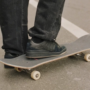 adidas Forum 84 Low ADV Black FY7999