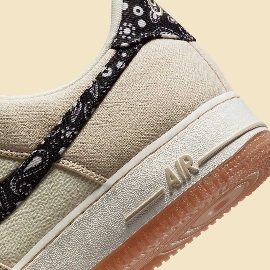 Air Force 1 Paisley DJ4631-200 | Dead Stock