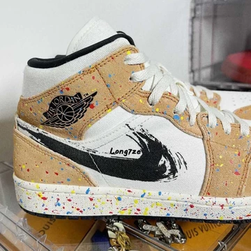 This is what the Air Jordan 1 Mid Brushstroke looks like