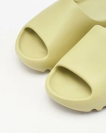 Yeezy Slides Resin
