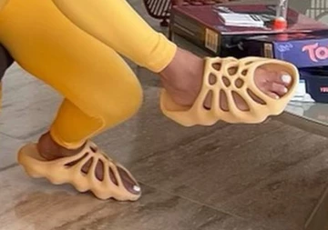 adidas Yeezy 450 Slides - neue Bilder