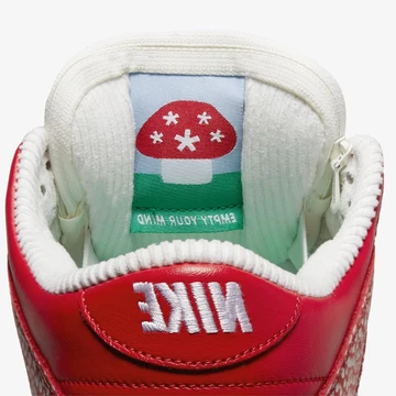 Stingwater x Nike SB Dunk Magic Mushroom