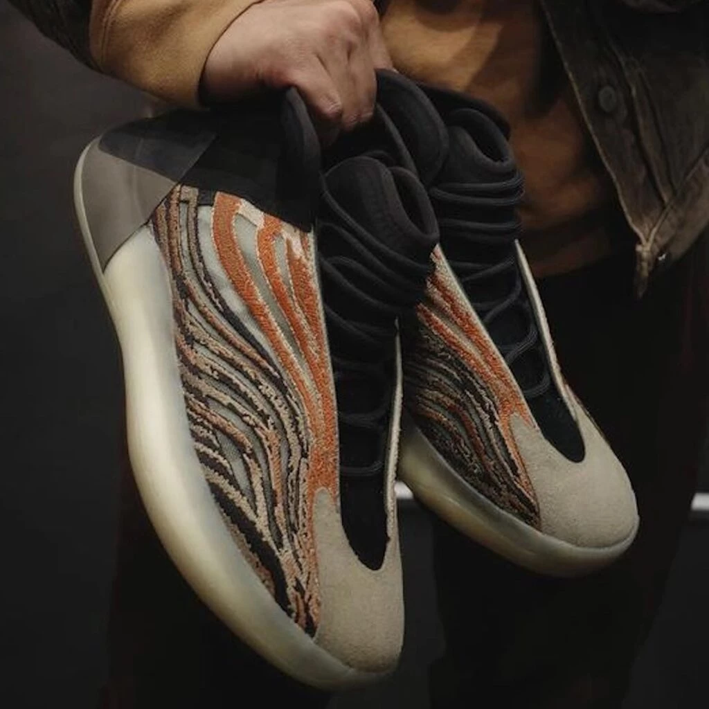 Yeezy QNTM Flash Orange | Dead Stock