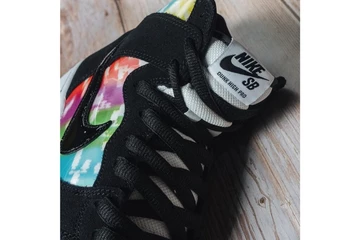 Nike SB Dunk High TV Signal