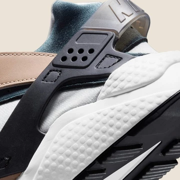 Nike Air Huarache Escape