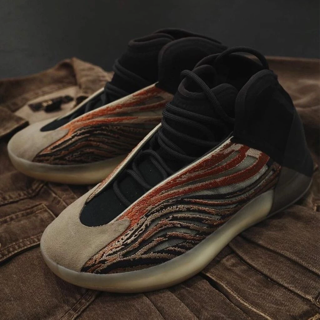 Yeezy QNTM Flash Orange | Dead Stock
