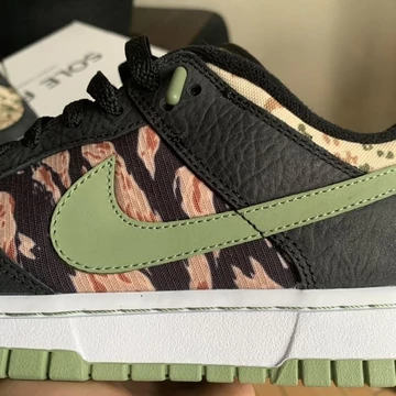 Nike Dunk Low Oil Green