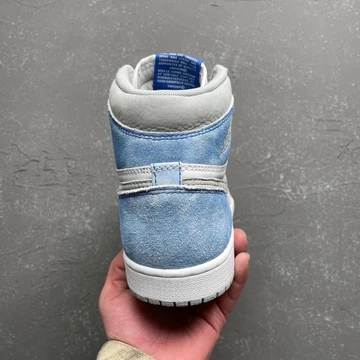 Air Jordan 1 Hyper Royal High - weitere Bilder