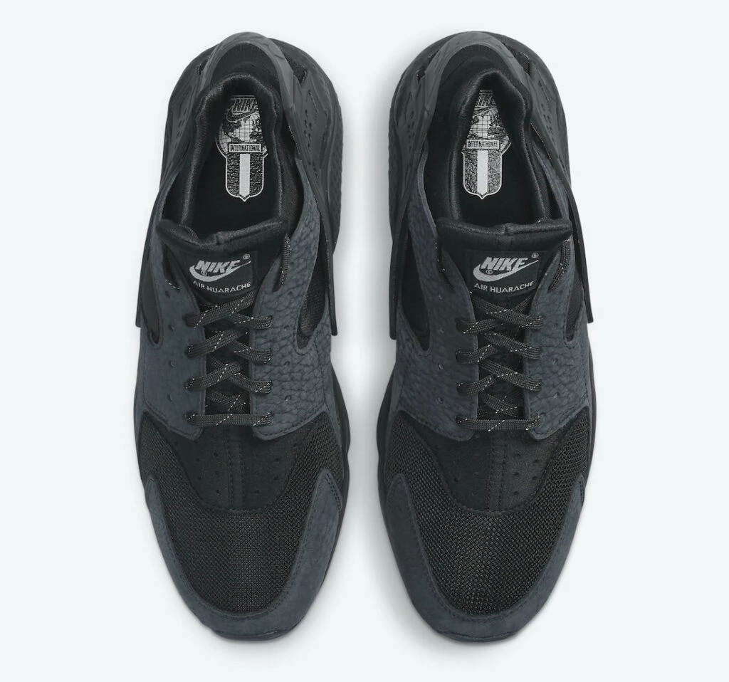 Nike Air Huarache All Black Dead Stock