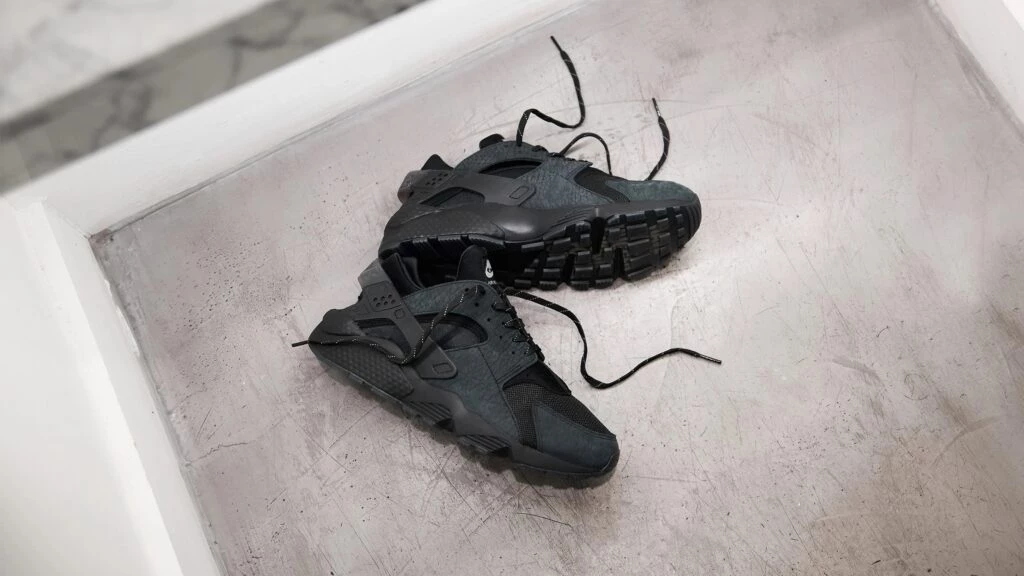 Nike Air Huarache All Black DJ6890 001 Dead Stock