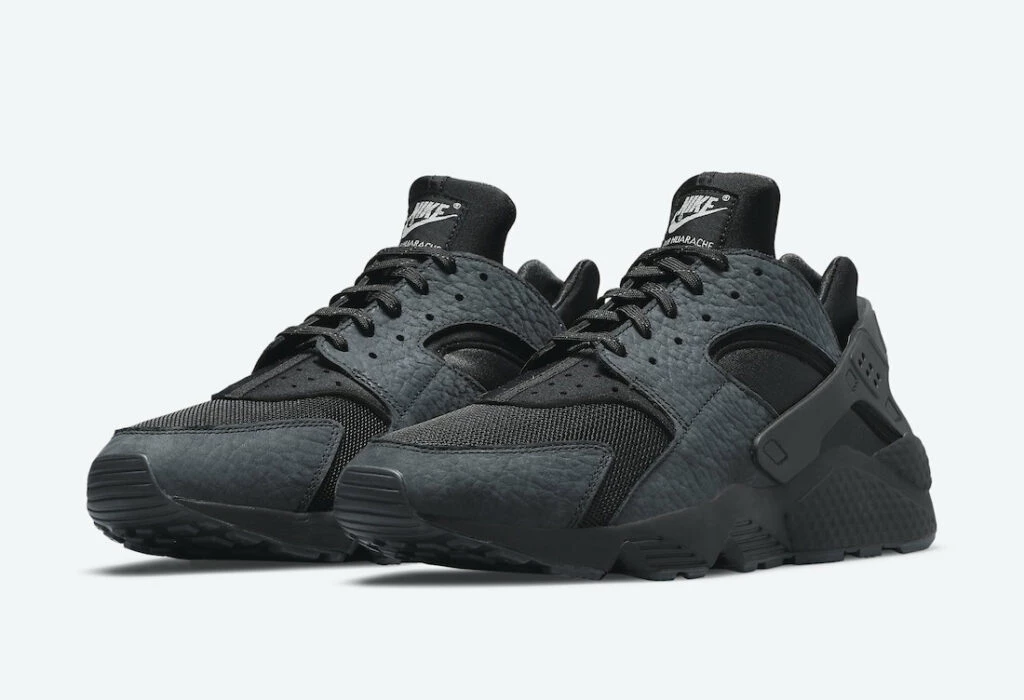 Nike Air Huarache All Black Dead Stock