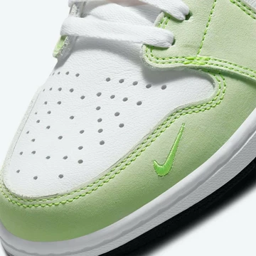 Air Jordan 1 Low Ghost Green Mini-Swoosh