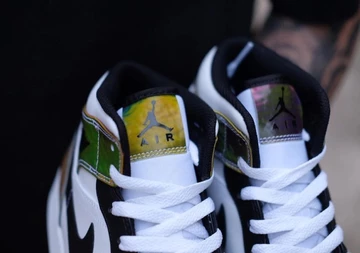 Jordan 1 Mid Heat Reactive