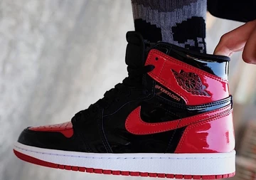 Air Jordan 1 Patent Bred