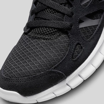 Nike Free Run 2: Sind die 2010er zurück?