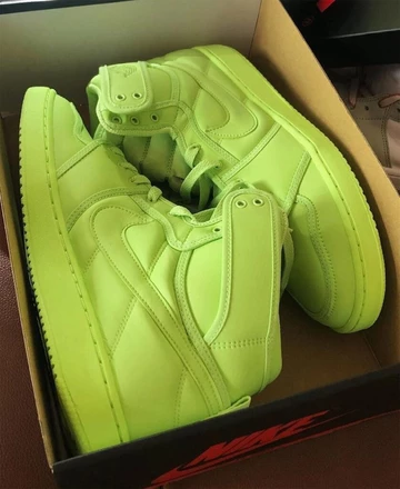 BILLIE EILISH JORDAN 1