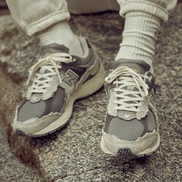 New Balance 2002 Protection Pack