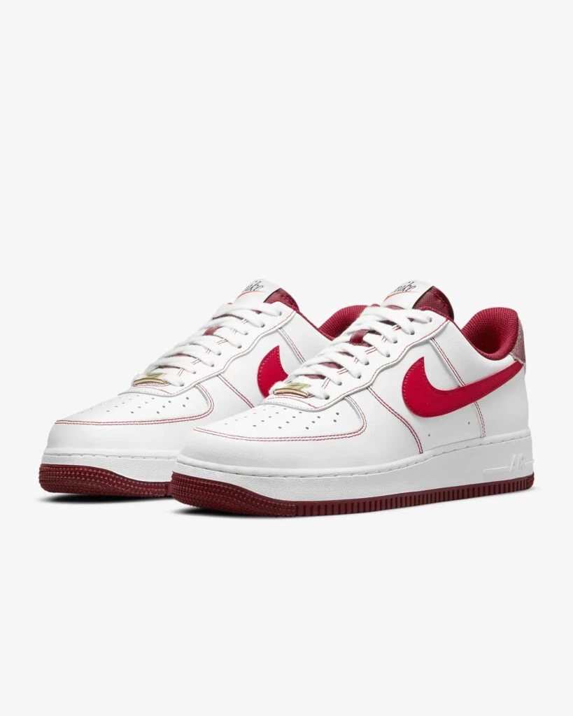 27エアフォース1 FIRST USE WHITE RED DA8478-101 楽天市場】NIKE AIR FORCE 1 07 white/university red-team red