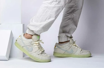 Nike SB Dunk Low Mummy Halloween