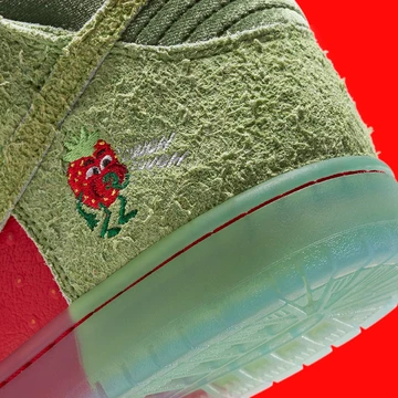 Dunk High Strawberry Cough - first look