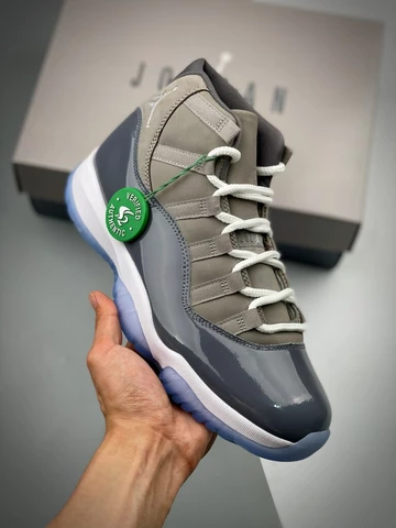Nike Air Jordan 11 Cool Gray - Christmas is retro