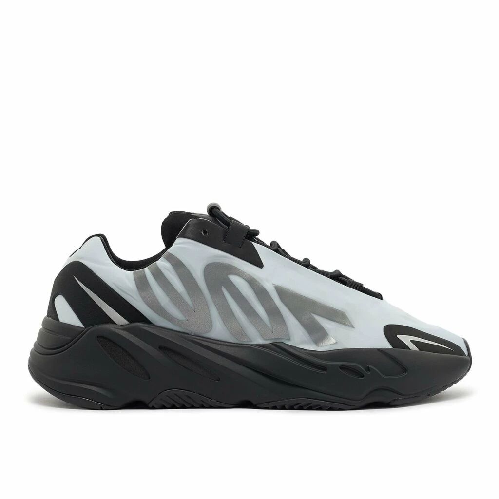 Yeezy Boost 700 MNVN Blue Tint GZ0711 Dead Stock