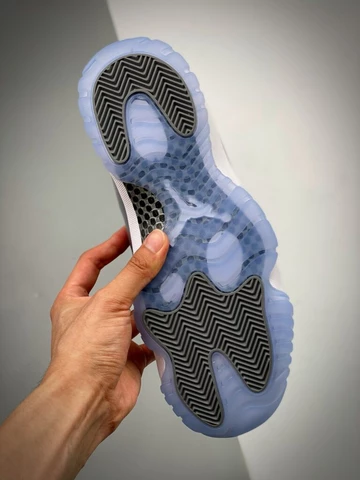 Nike Air Jordan 11 Cool Gray - Christmas is retro