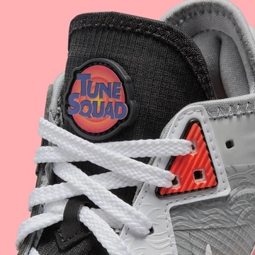 Space Jam LeBron 18 Bugs Bunny x Marvin