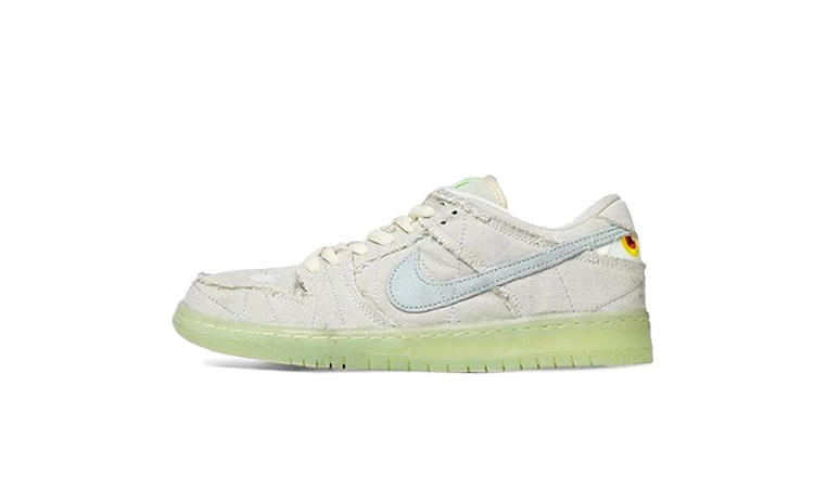 Nike SB Dunk Low Mummy Halloween