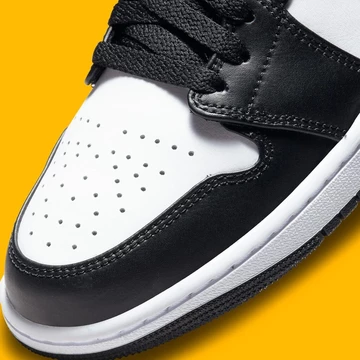 Jordan 1 Mid Black University Gold aka Pollen