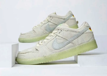 Nike SB Dunk Low Mummy Halloween