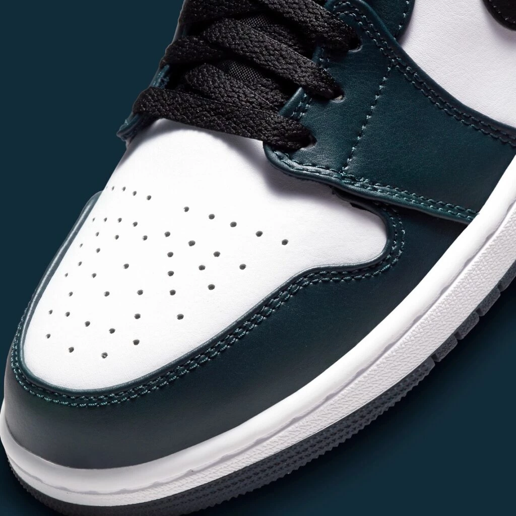 Jordan 1 Low Dark Teal 553558-411 | Dead Stock