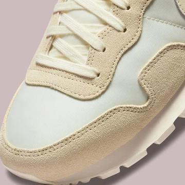 Nike Air Pegasus 83 Sea Glass von schräg oben