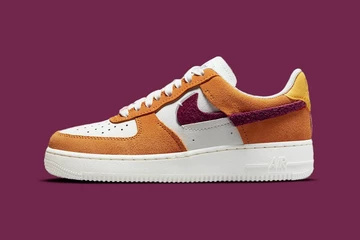 Der Nike Air Force 1 Low LXX Sweet Suede ist all about Details