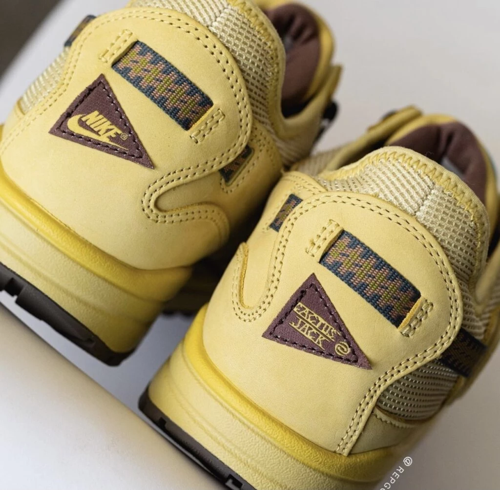 Travis Scott x Nike Air Max 1 Saturn Gold DO9392-700 | Dead Stock