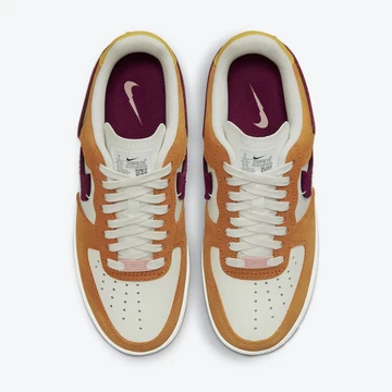 Der Nike Air Force 1 Low LXX Sweet Suede ist all about Details